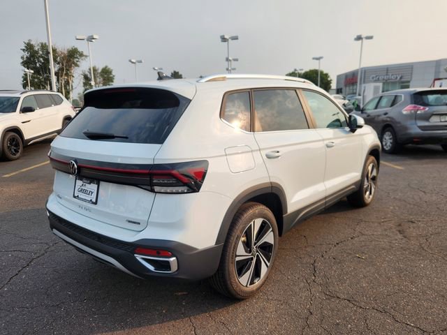 New 2025 Volkswagen Taos SE image 3