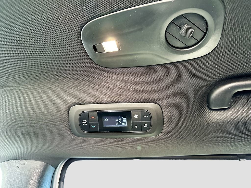 New 2026 Chrysler Pacifica Select FWD image 24