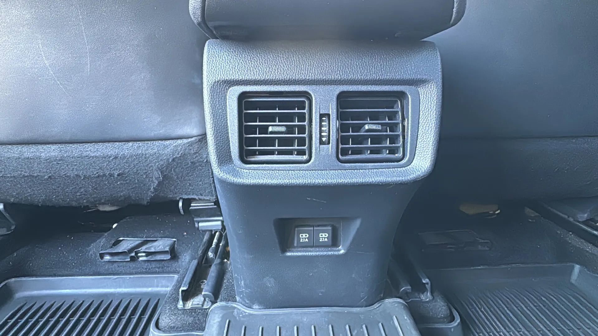 Used 2021 Toyota Venza XLE w/ Softex Package image 17