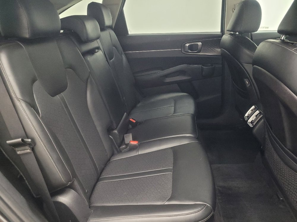 Used 2021 Kia Sorento S w/ Panoramic Sunroof Package image 19