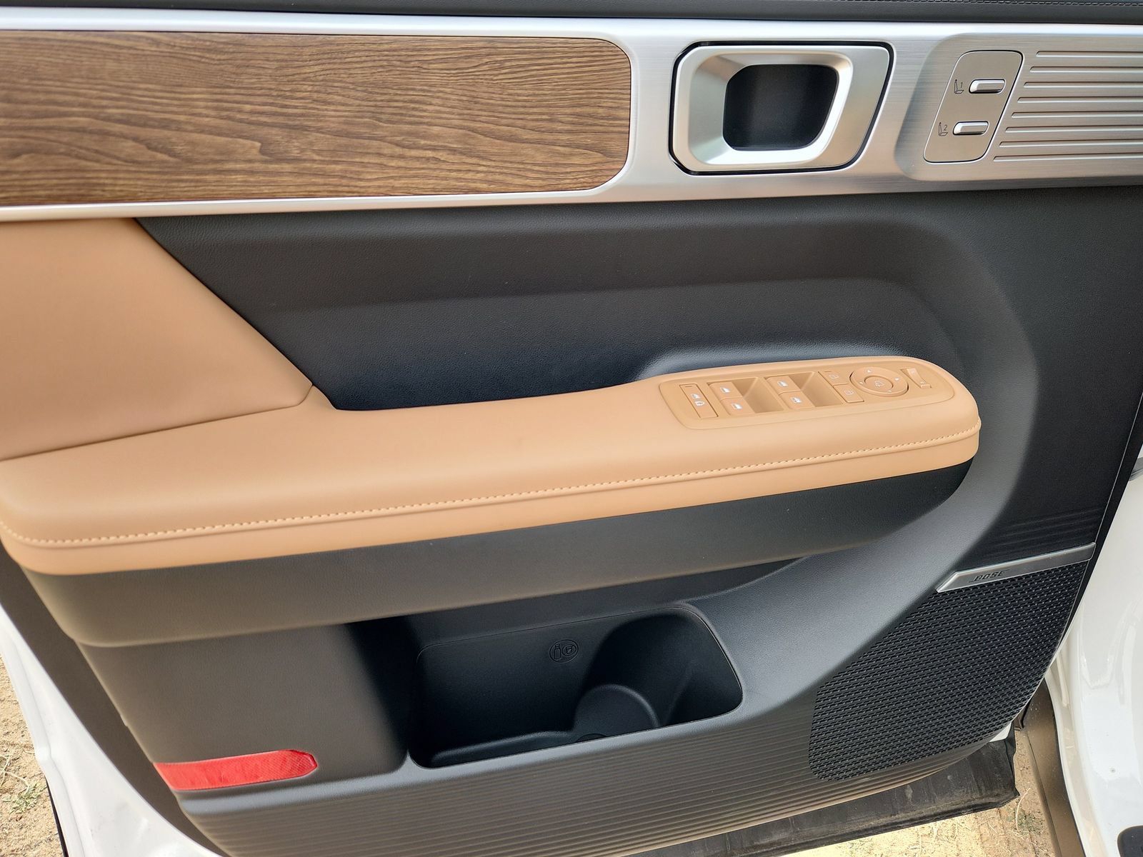 New 2026 Hyundai Santa Fe Limited AWD/4WD image 9