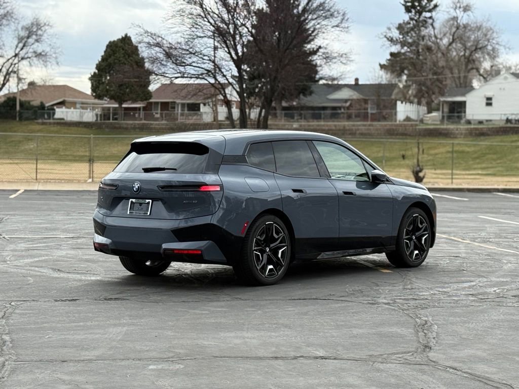 Used 2025 BMW iX xDrive50 w/ Premium Package image 5