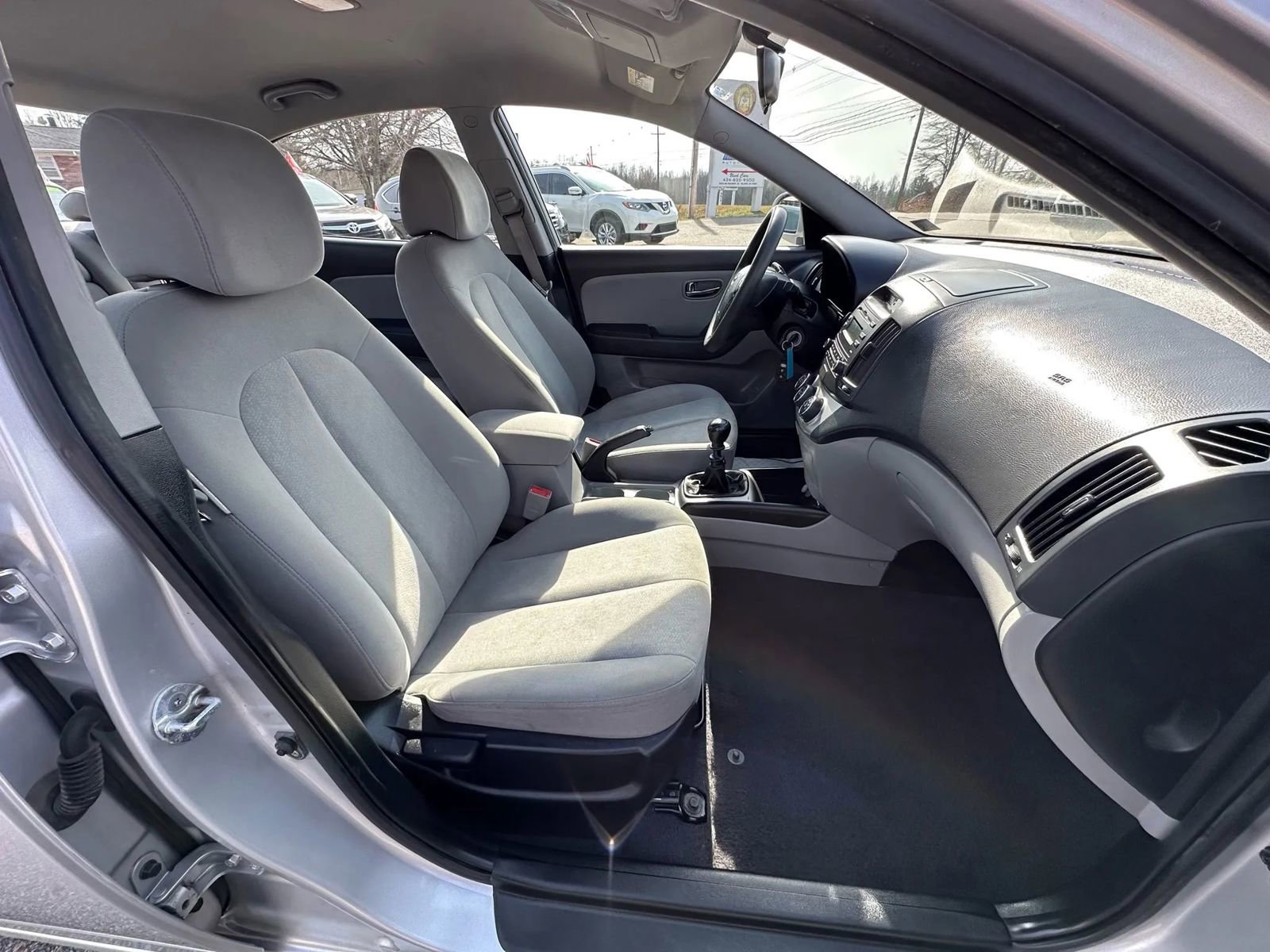 Used 2010 Hyundai Elantra Blue w/ Comfort Pkg 2 image 6