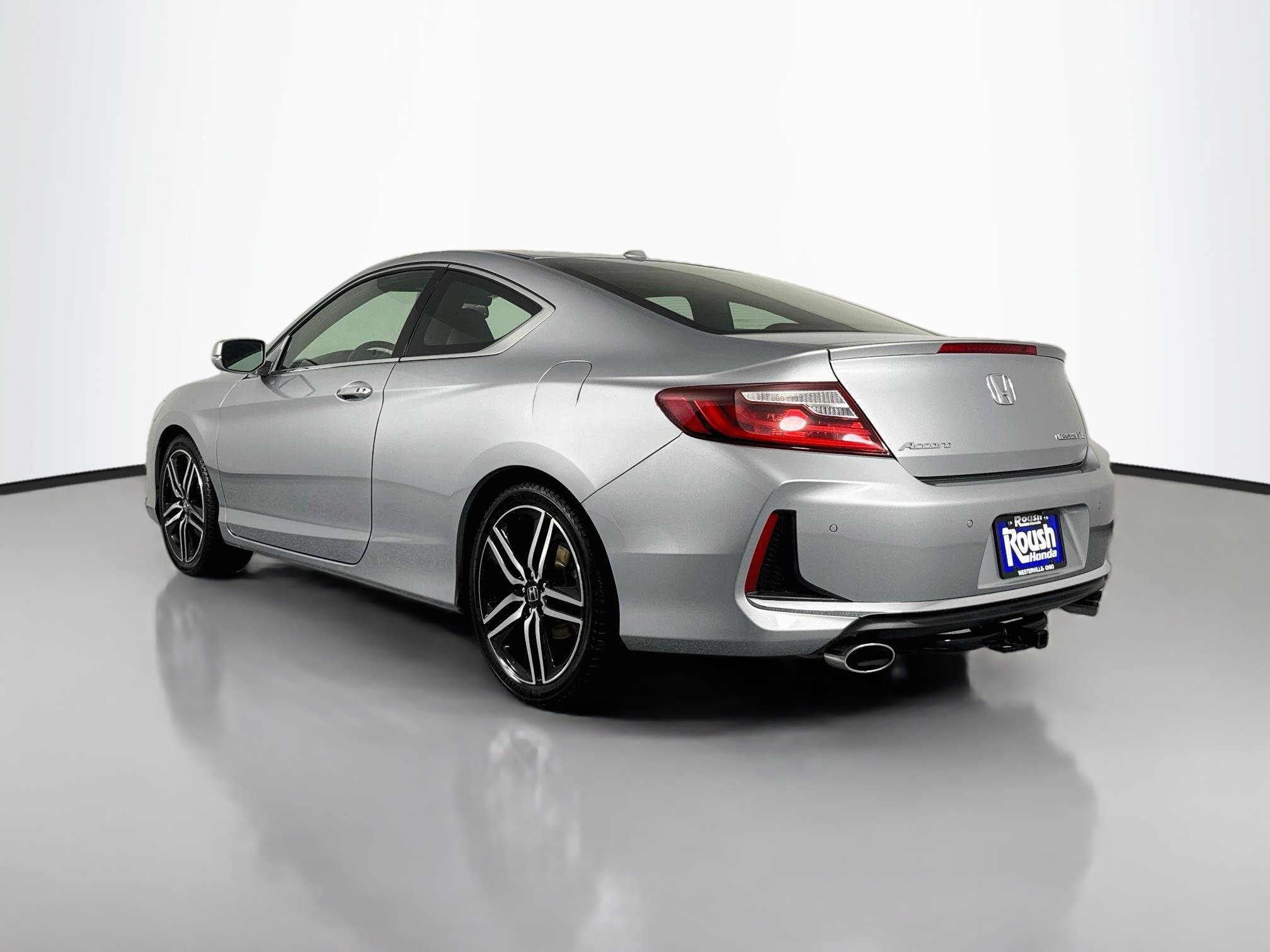 Used 2017 Honda Accord Touring image 7
