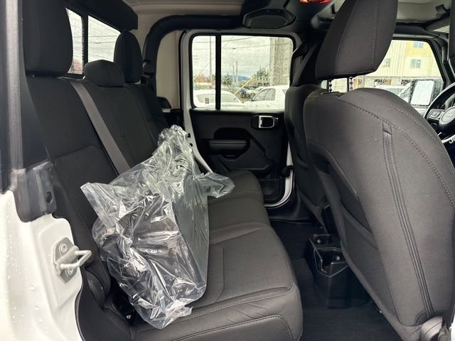 Used 2021 Jeep Gladiator Willys image 15