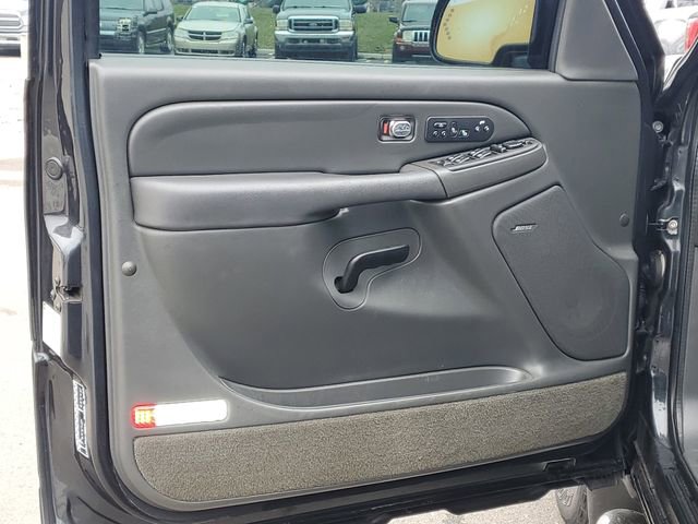 Used 2004 Chevrolet Avalanche Z71 w/ Sun And Sound Package image 9