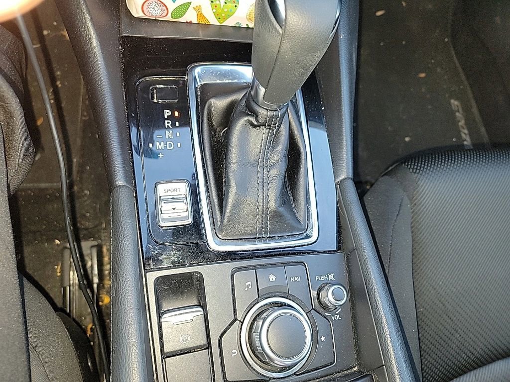 Used 2018 MAZDA MAZDA3 Sport image 18