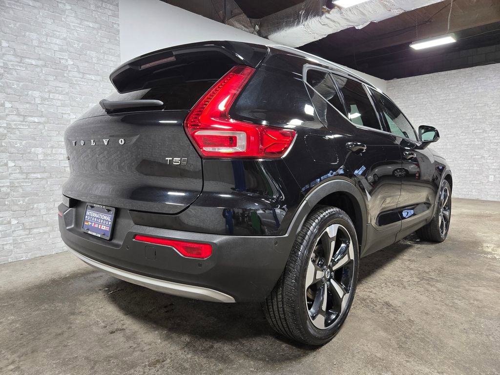 Used 2019 Volvo XC40 T5 Momentum image 42