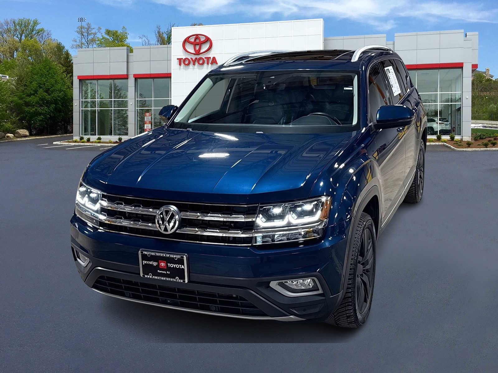 Used 2018 Volkswagen Atlas SEL Premium AWD/4WD image 1