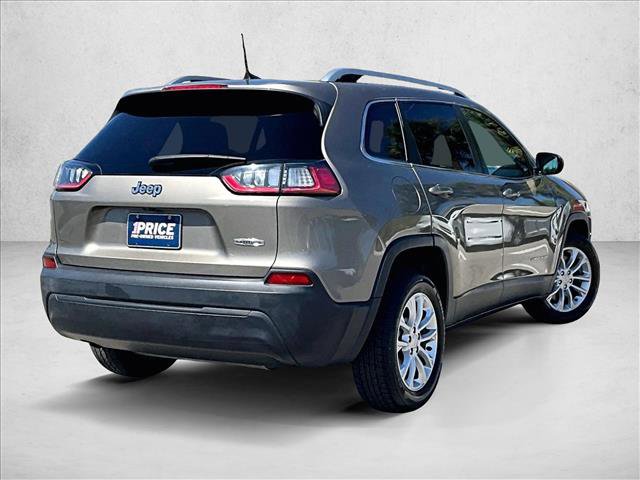 Used 2019 Jeep Cherokee Latitude w/ Popular Appearance Group FWD image 2
