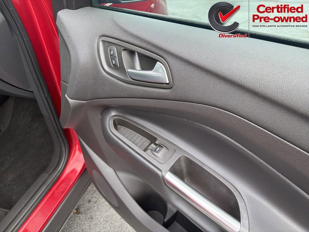 Used 2018 Ford Escape SE FWD image 25