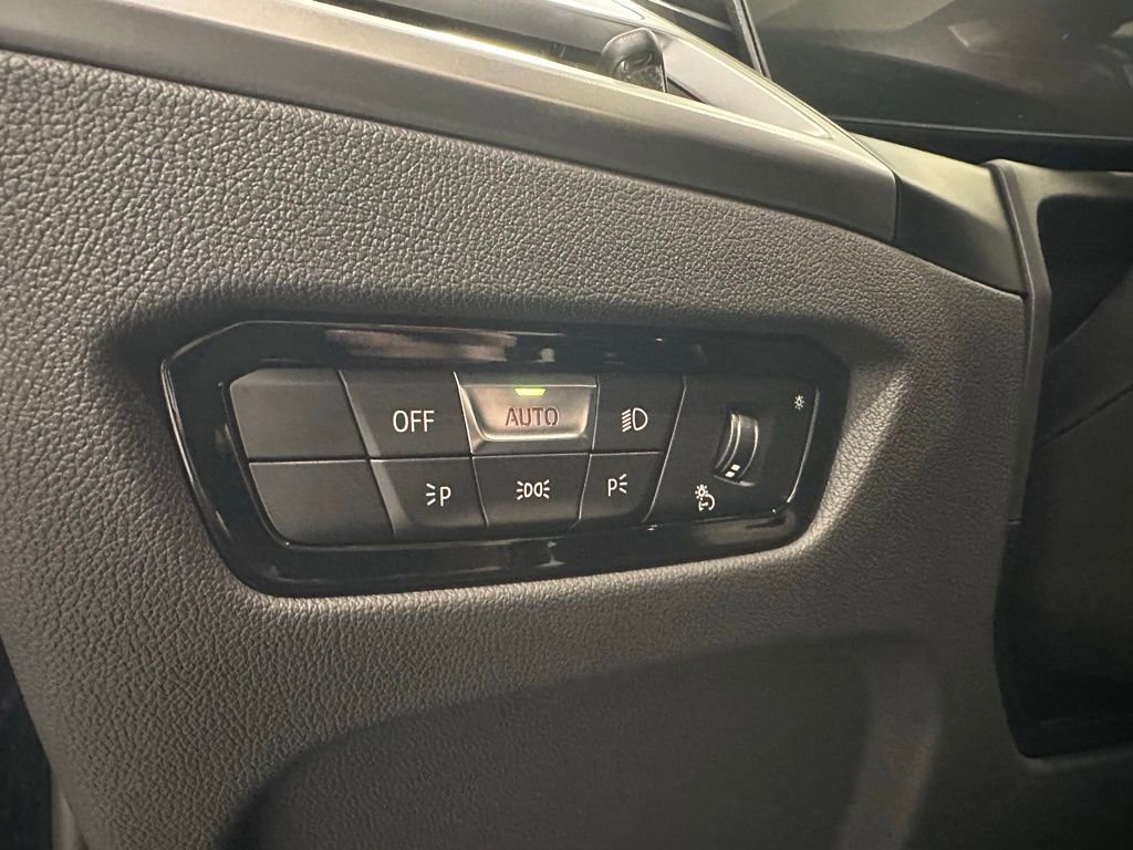 Used 2025 BMW 330i xDrive 330i xDrive w/ Convenience Package image 22