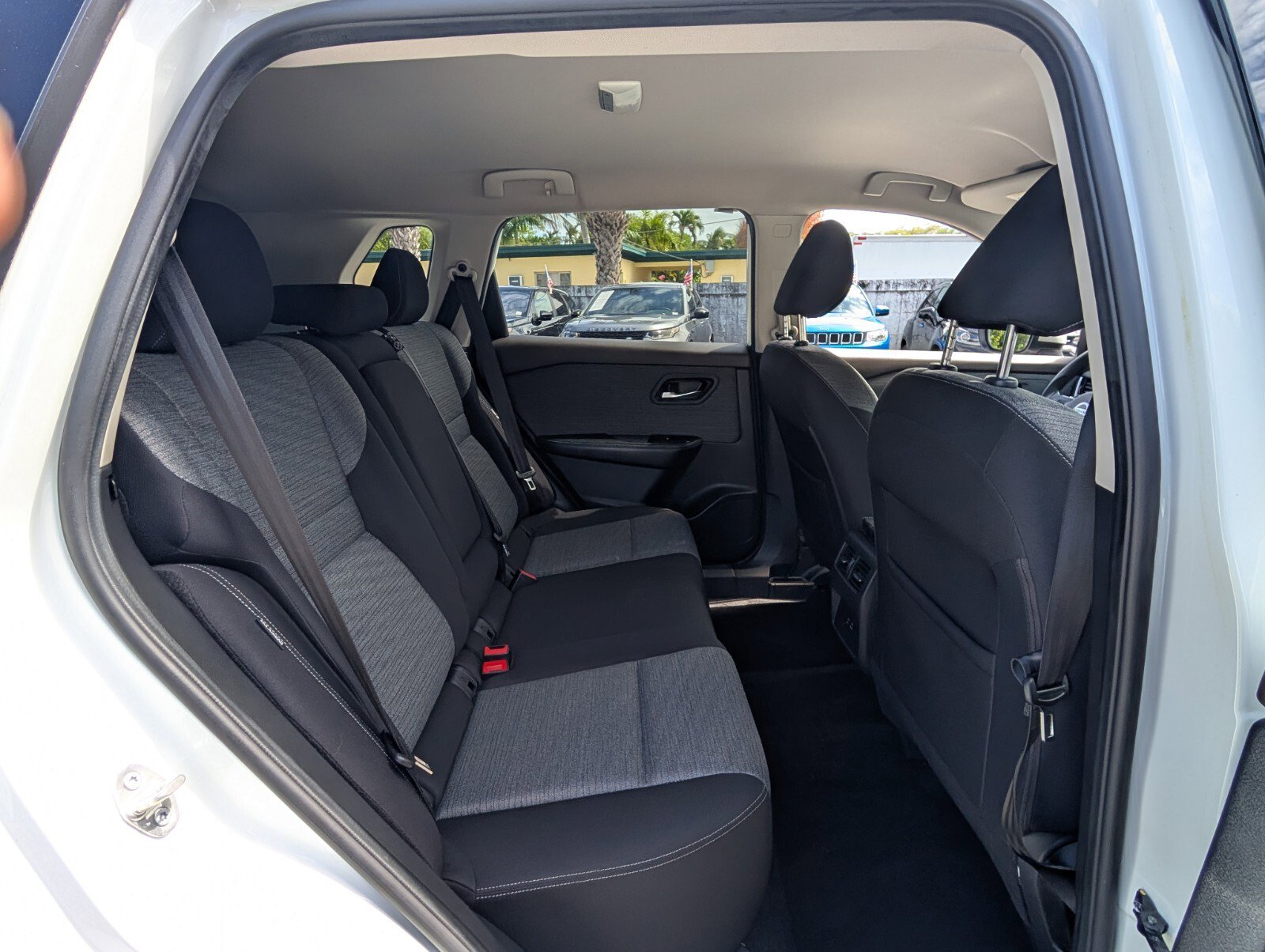 Used 2021 Nissan Rogue SV image 15