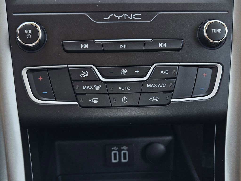 Used 2019 Ford Fusion SE image 23