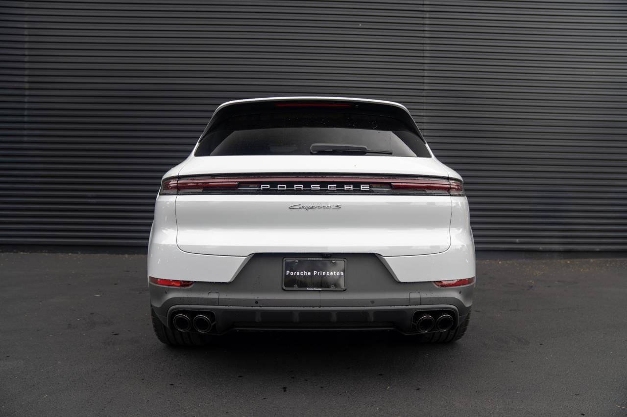 New 2026 Porsche Cayenne S AWD/4WD image 9