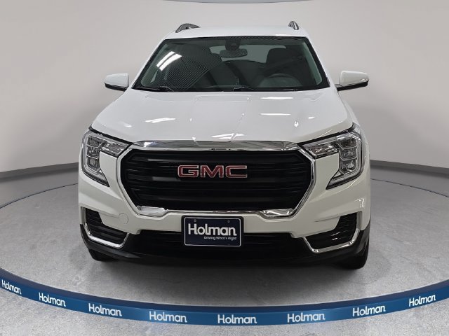 Used 2023 GMC Terrain SLE w/ Driver Convenience Package AWD/4WD image 3