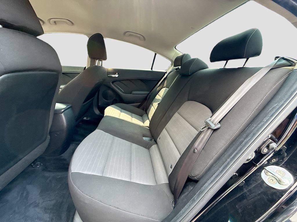 Used 2017 Kia Forte S FWD image 27