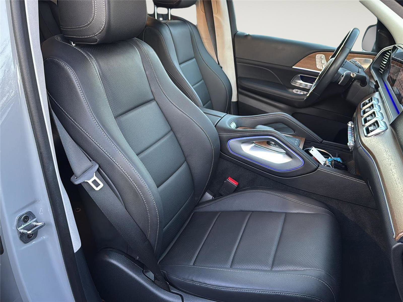 Used 2024 Mercedes-Benz GLE 450 4MATIC w/ Winter Package image 32