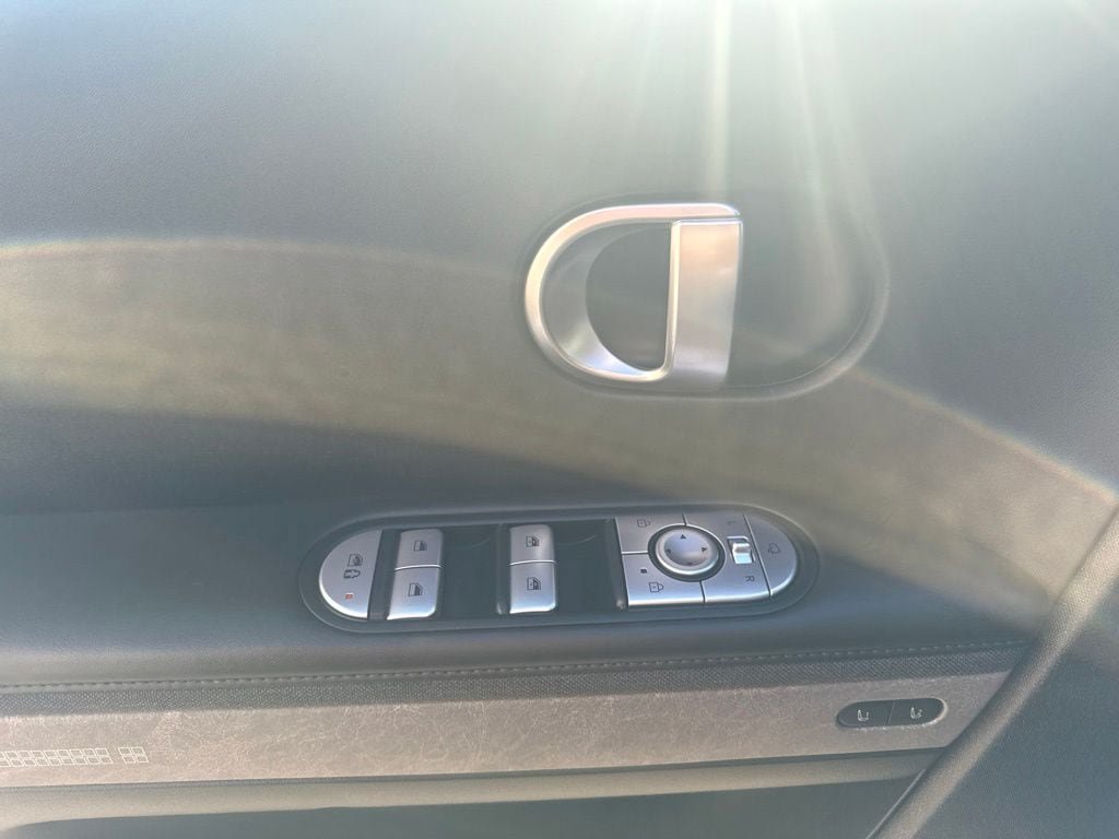 Certified 2023 Hyundai Ioniq 5 Limited AWD/4WD image 12