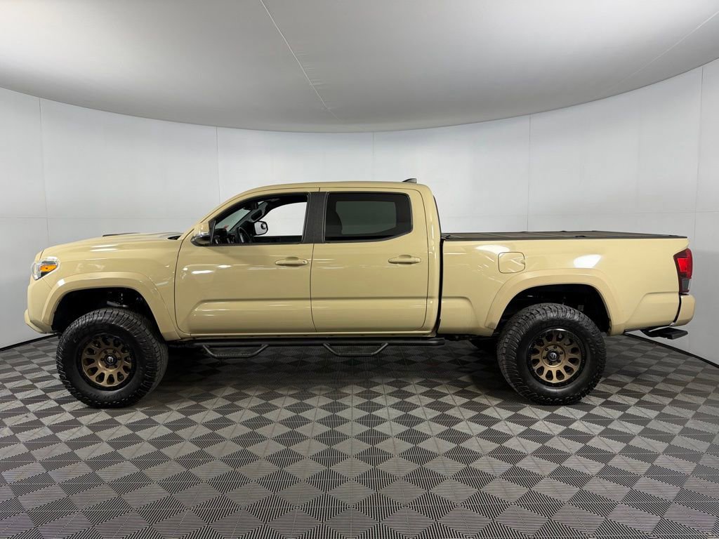 Used 2018 Toyota Tacoma TRD Sport AWD/4WD image 8