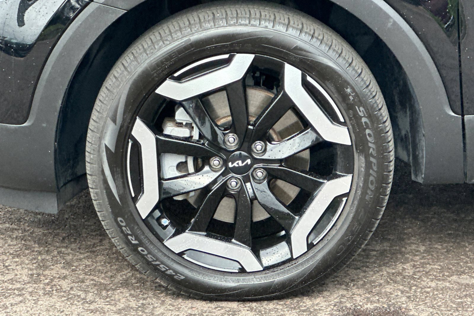 Certified 2023 Kia Telluride EX w/ EX Captain's Chair Package FWD image 25