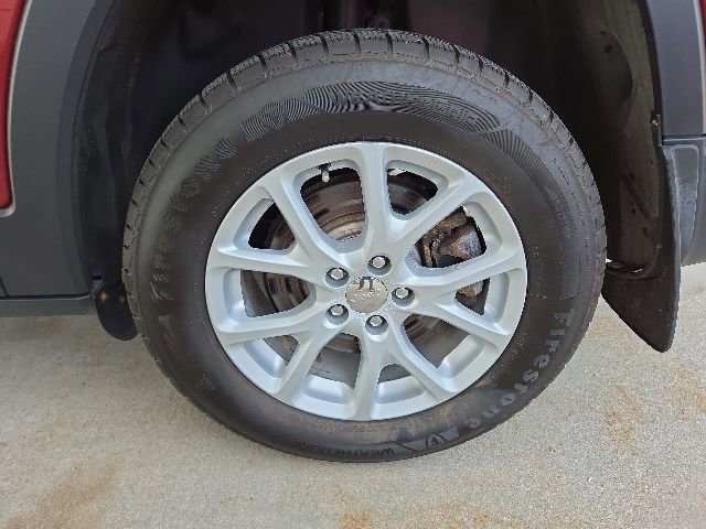 Used 2016 Jeep Cherokee Latitude w/ Cold Weather Group AWD/4WD image 65