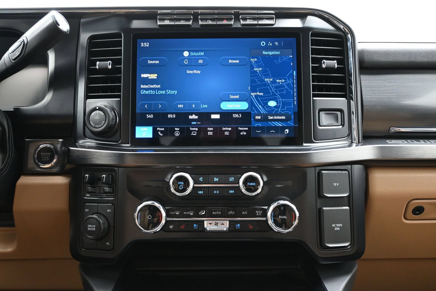Used 2024 Ford F350 Lariat w/ Lariat Ultimate Package AWD/4WD image 17