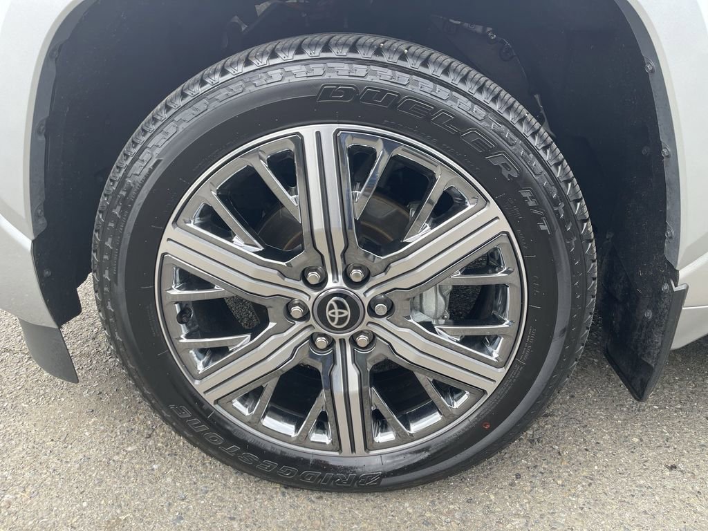 Used 2025 Toyota Sequoia Capstone image 34