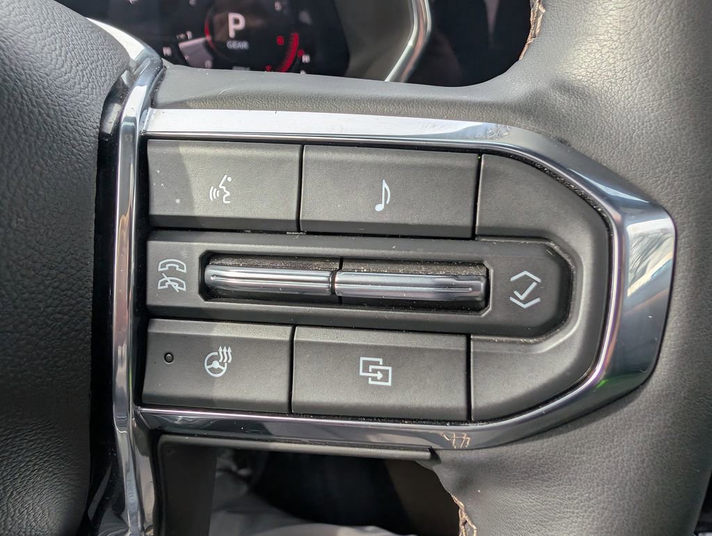 Used 2024 GMC Canyon Denali image 29