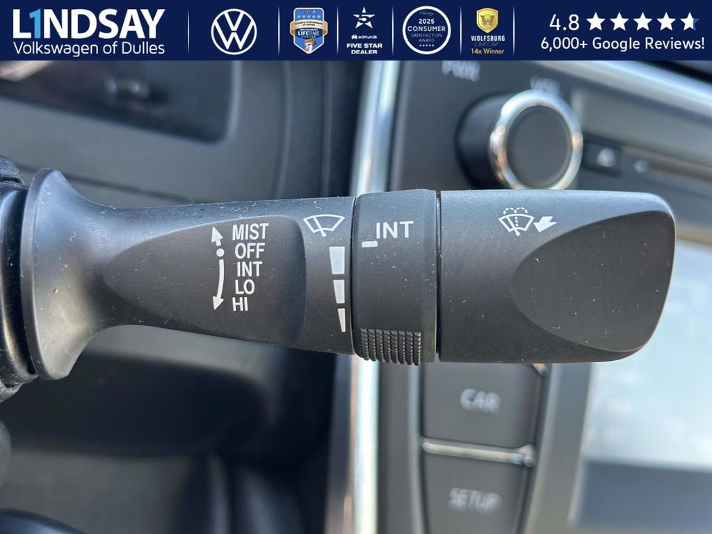 Used 2017 Toyota Camry SE image 22