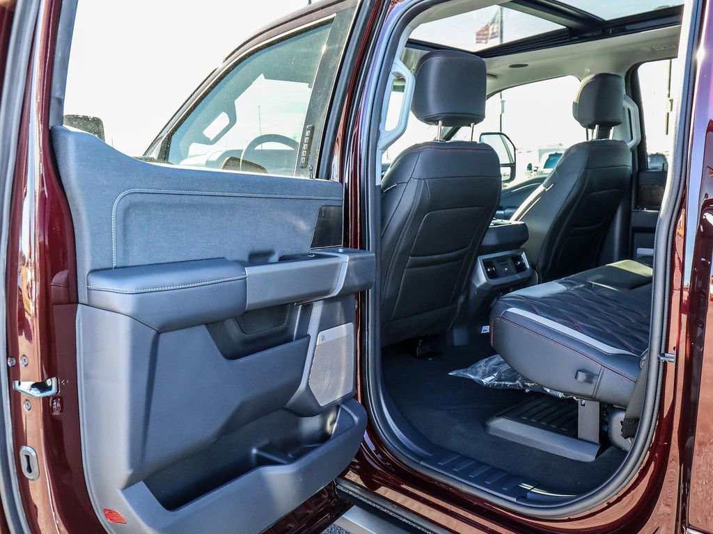 New 2026 Ford F250 Lariat w/ Black Appearance Package image 31
