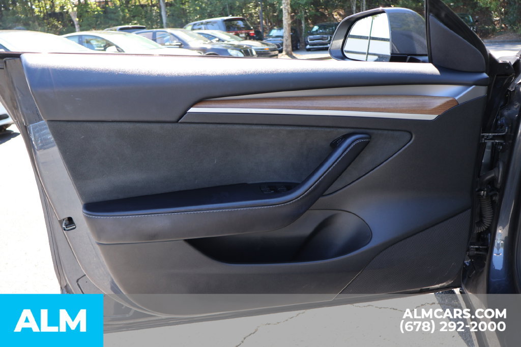 Used 2023 Tesla Model 3 Standard Range RWD image 9