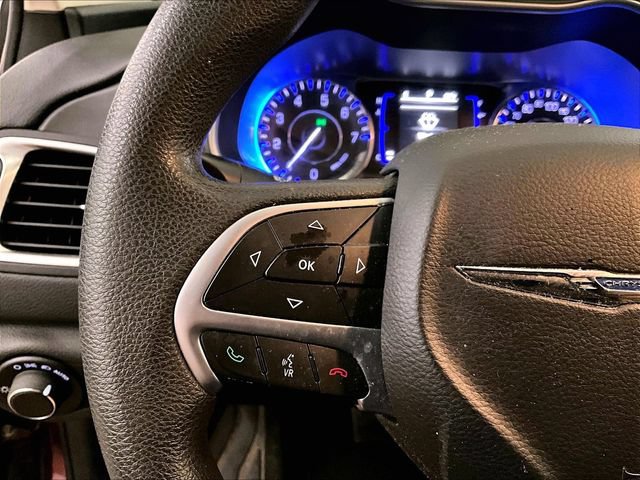Used 2015 Chrysler 200 Limited FWD image 18