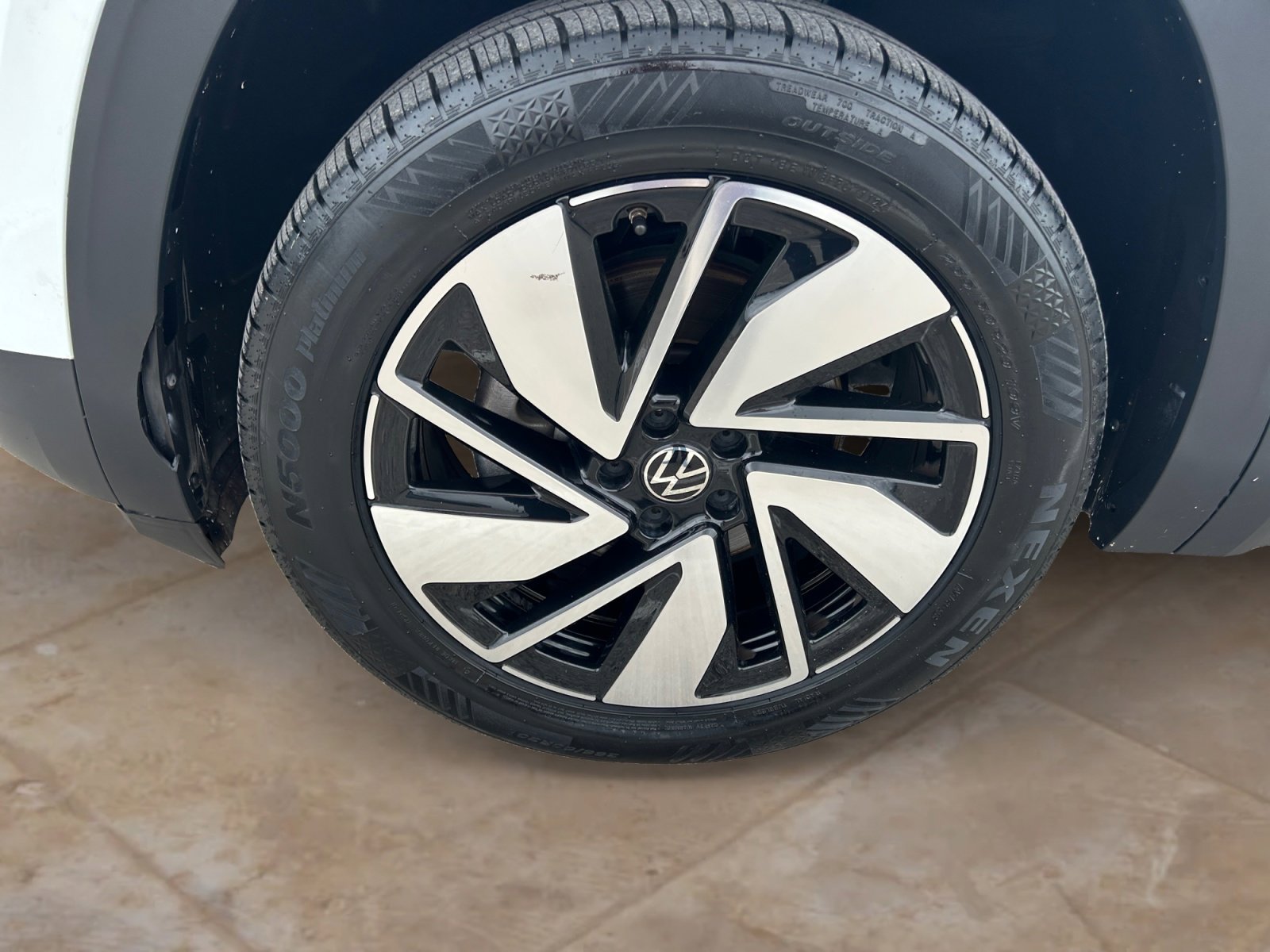 Used 2024 Volkswagen Atlas SE FWD image 25