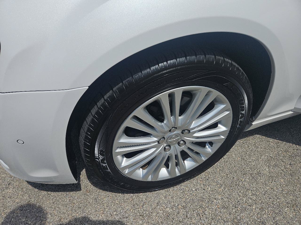 Used 2014 Chrysler 300 C w/ Beats Audio Group AWD/4WD image 11