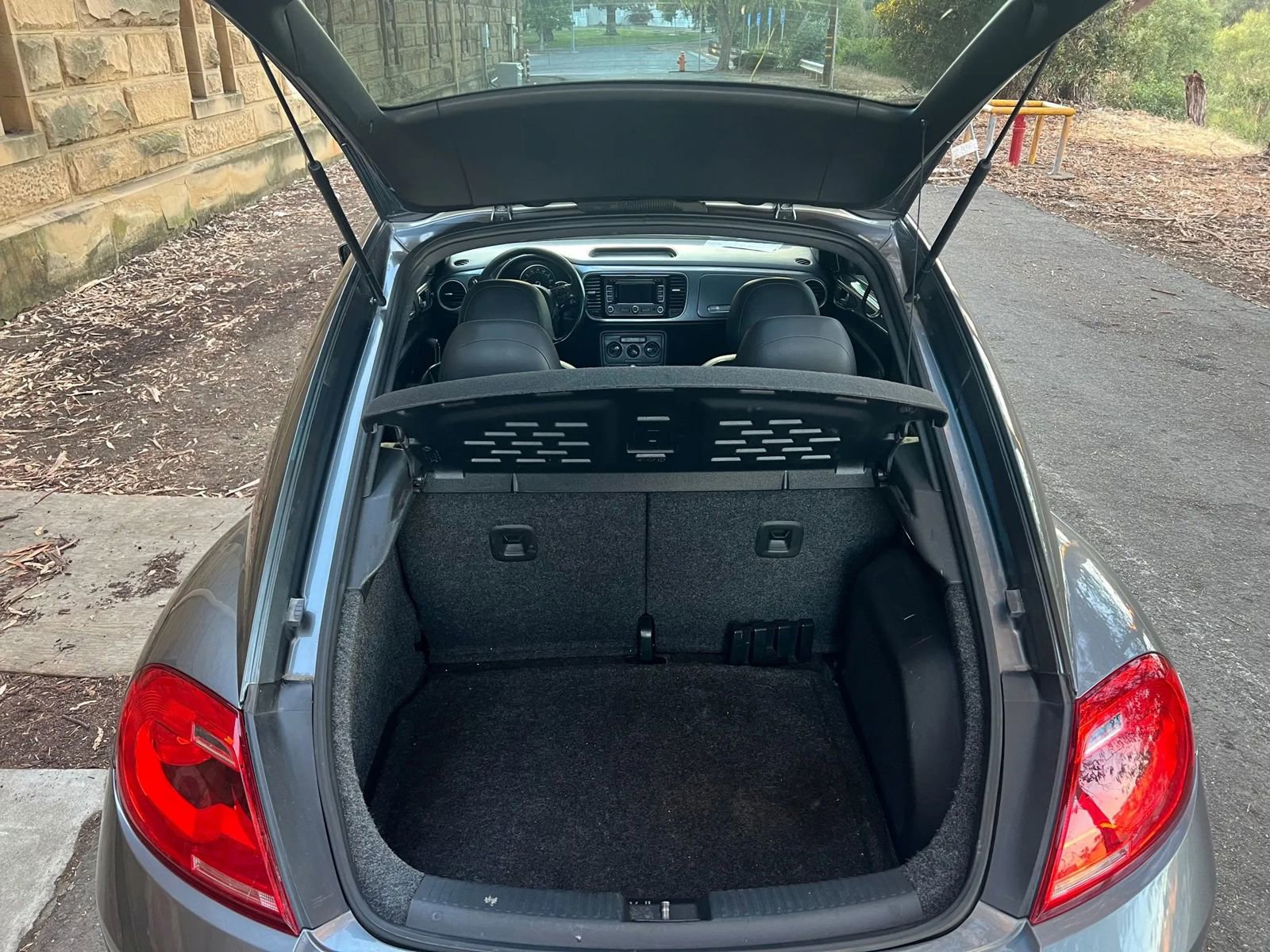 Used 2012 Volkswagen Beetle 2.5 image 18