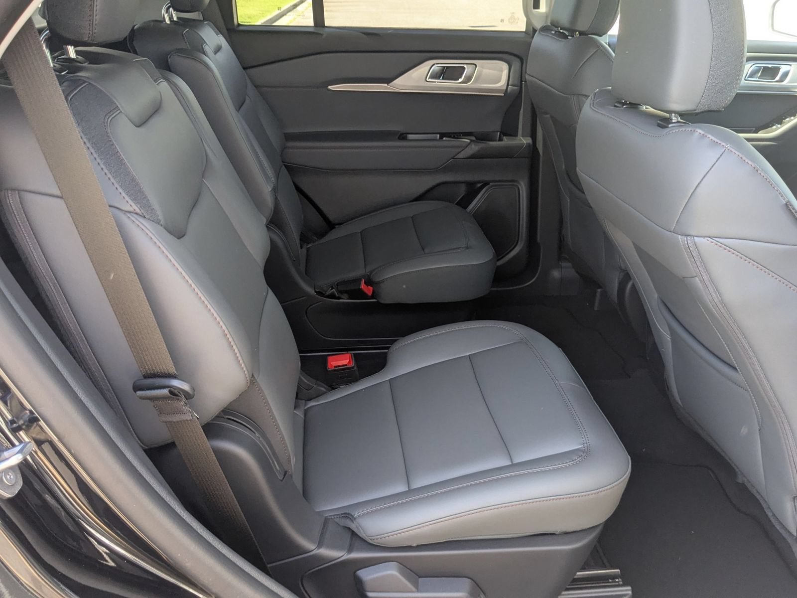 New 2026 Ford Explorer Active w/ Active Comfort Package RWD image 37