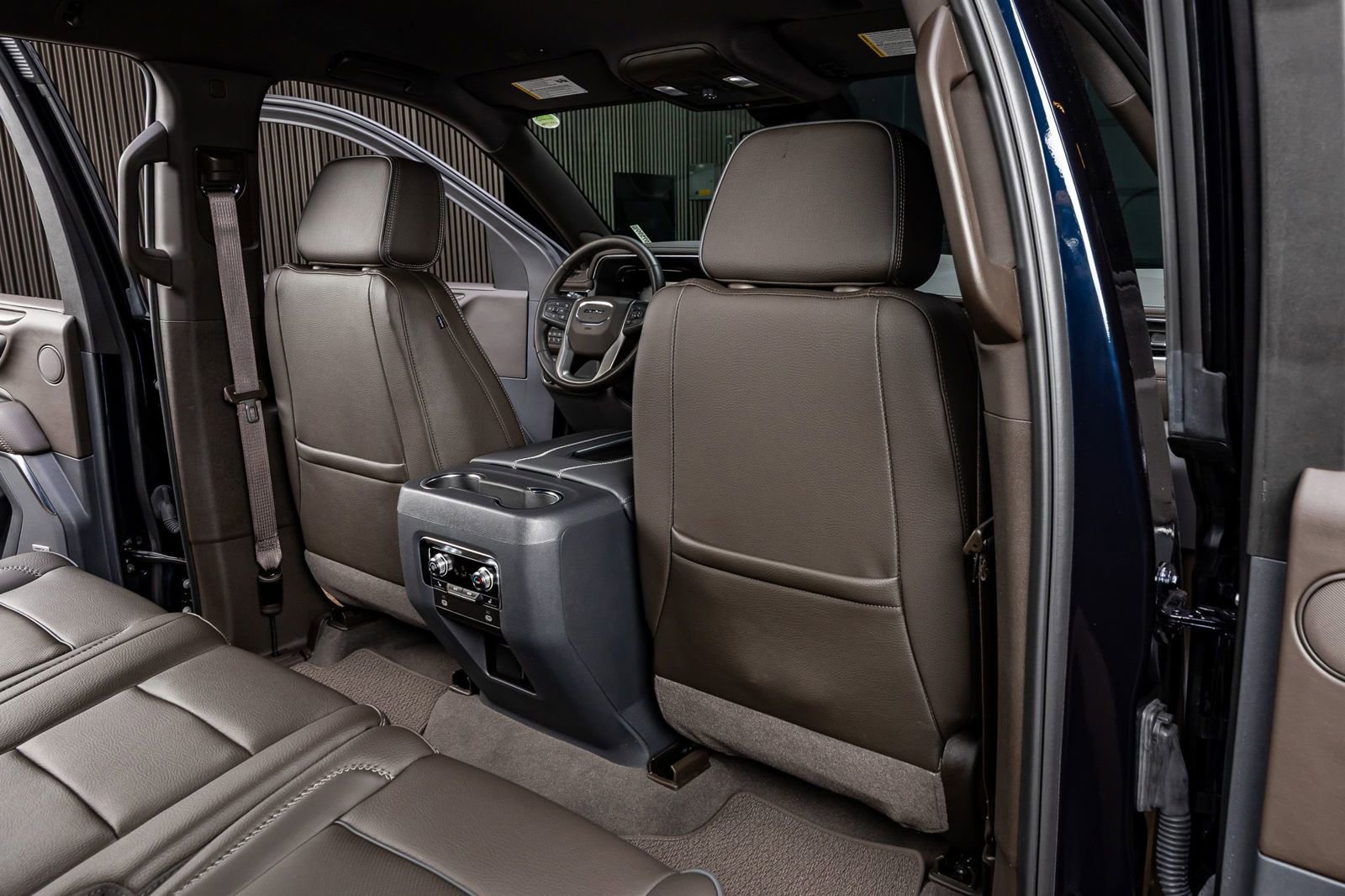 Used 2023 GMC Yukon Denali image 32