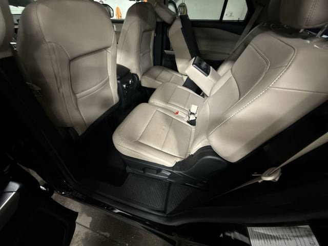 Used 2023 Ford Explorer Limited AWD/4WD image 16