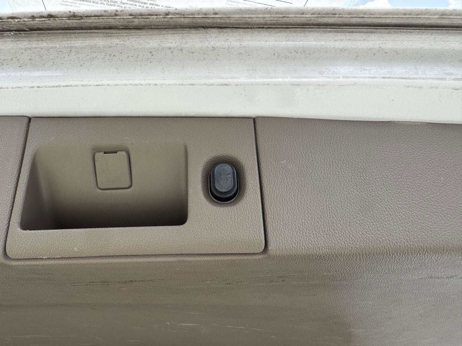 Used 2016 GMC Yukon XL SLT w/ Open Road Package image 24