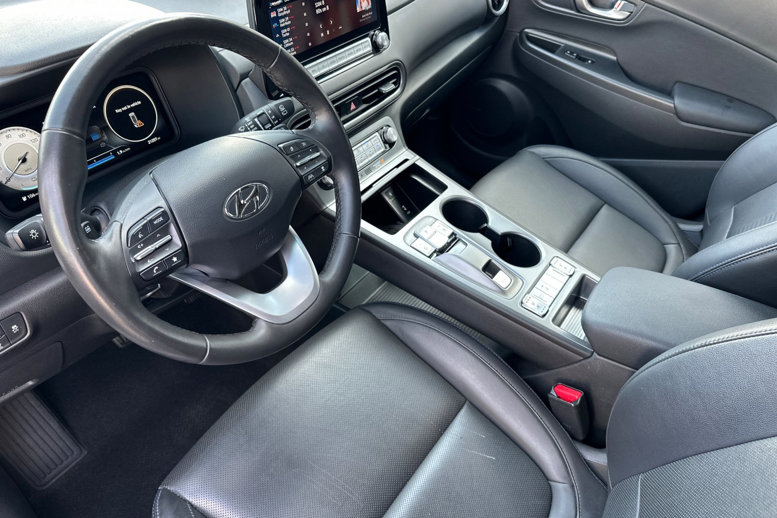 Used 2023 Hyundai Kona Limited w/ Cargo Package image 10