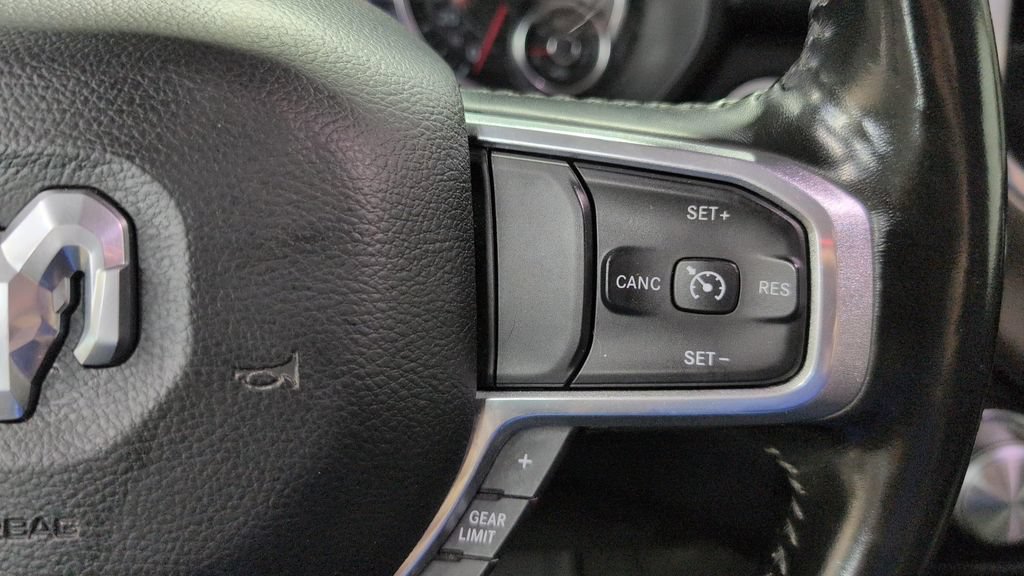 Used 2022 RAM 1500 Laramie AWD/4WD image 12