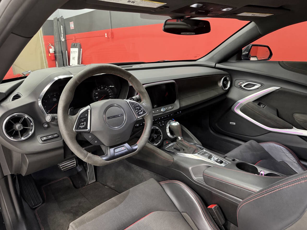Used 2018 Chevrolet Camaro ZL1 RWD image 22