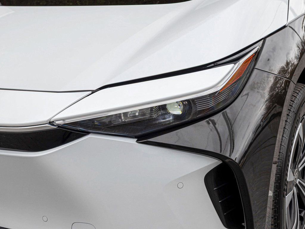 Used 2024 Toyota bZ4X XLE w/ Weather Package image 34