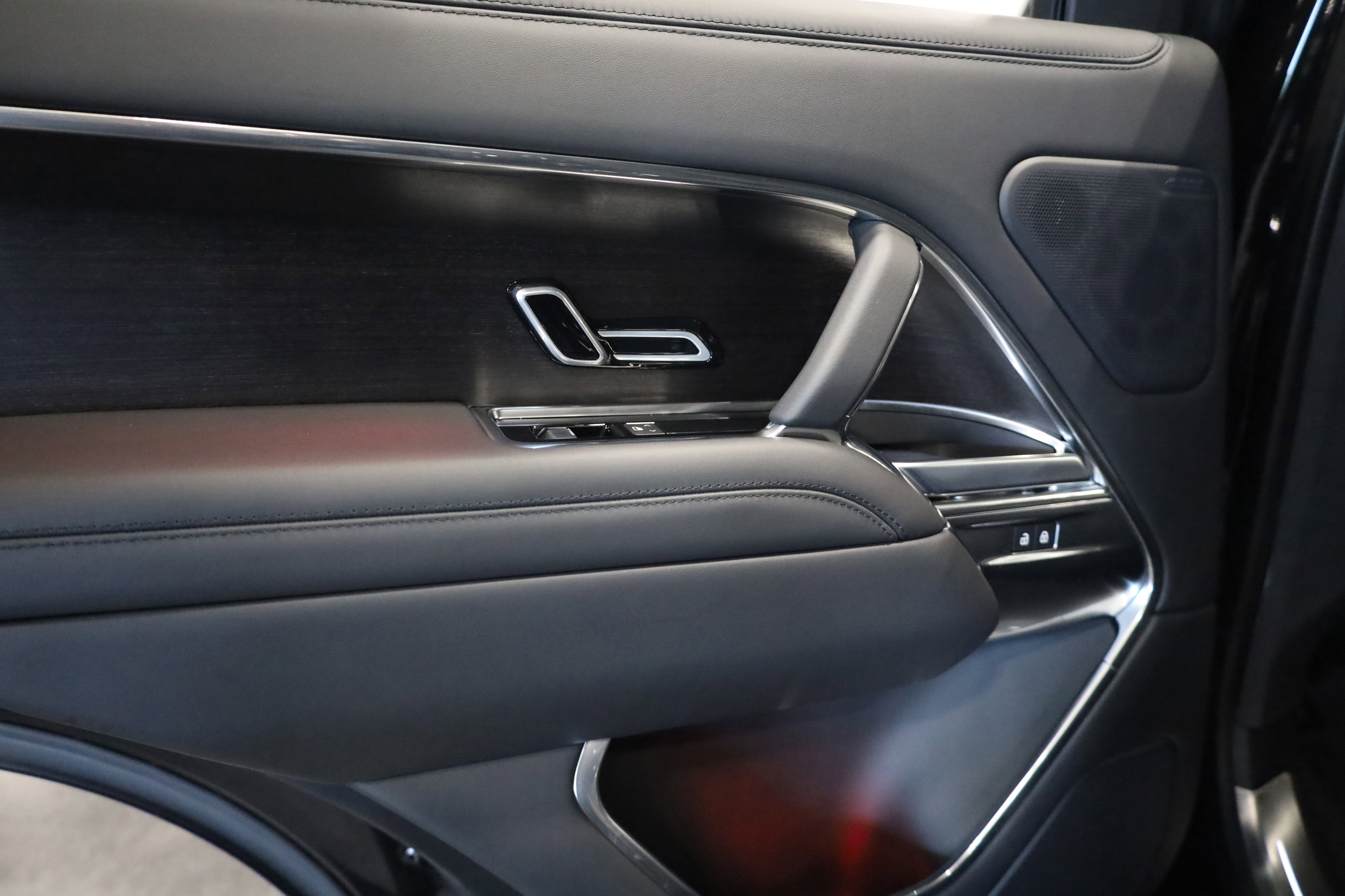 Used 2023 Land Rover Range Rover First Edition image 36