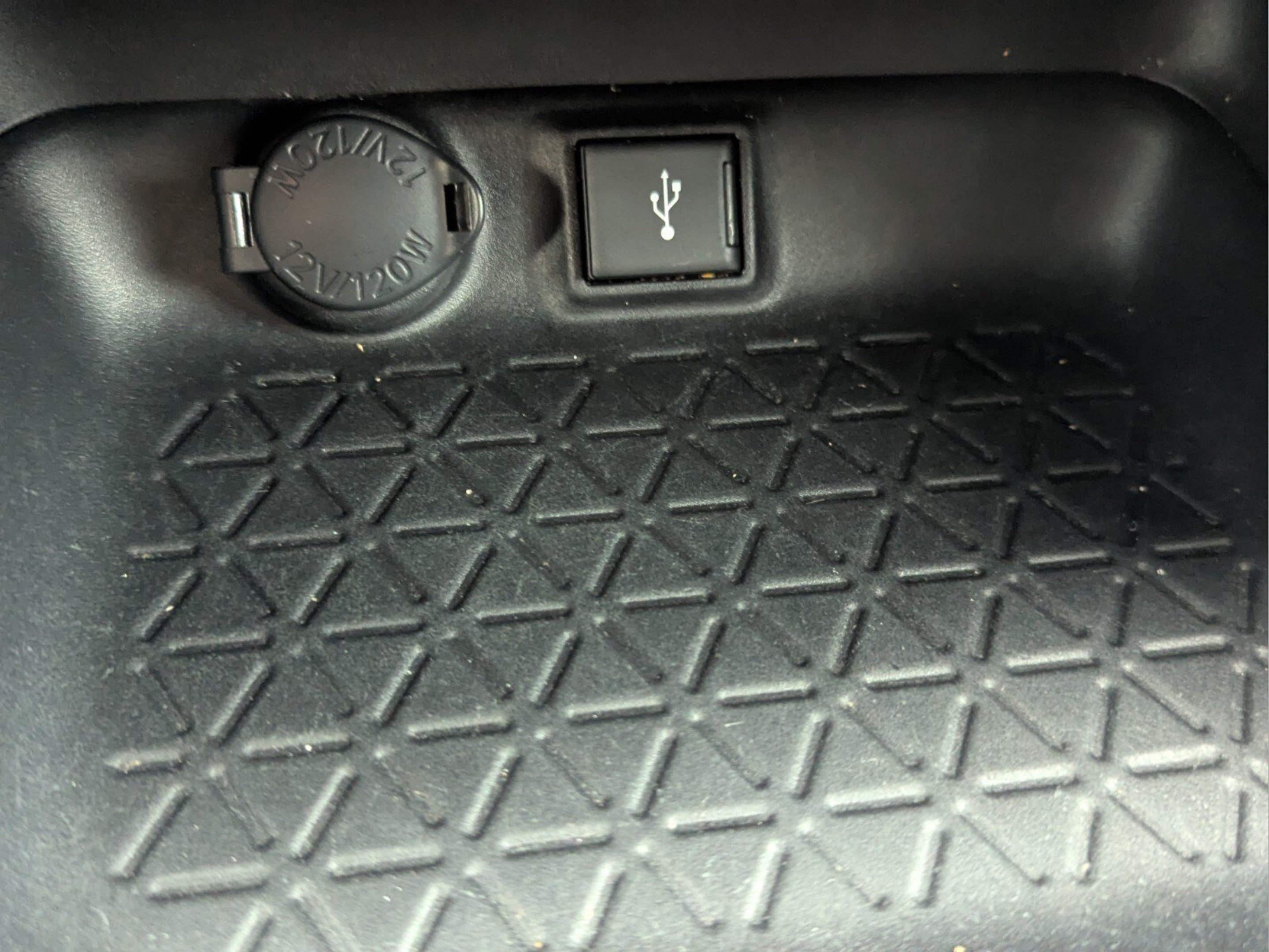 Used 2021 Toyota RAV4 LE FWD image 23
