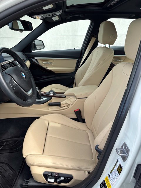 Used 2018 BMW 328d xDrive Sedan w/ Premium Package AWD/4WD image 16