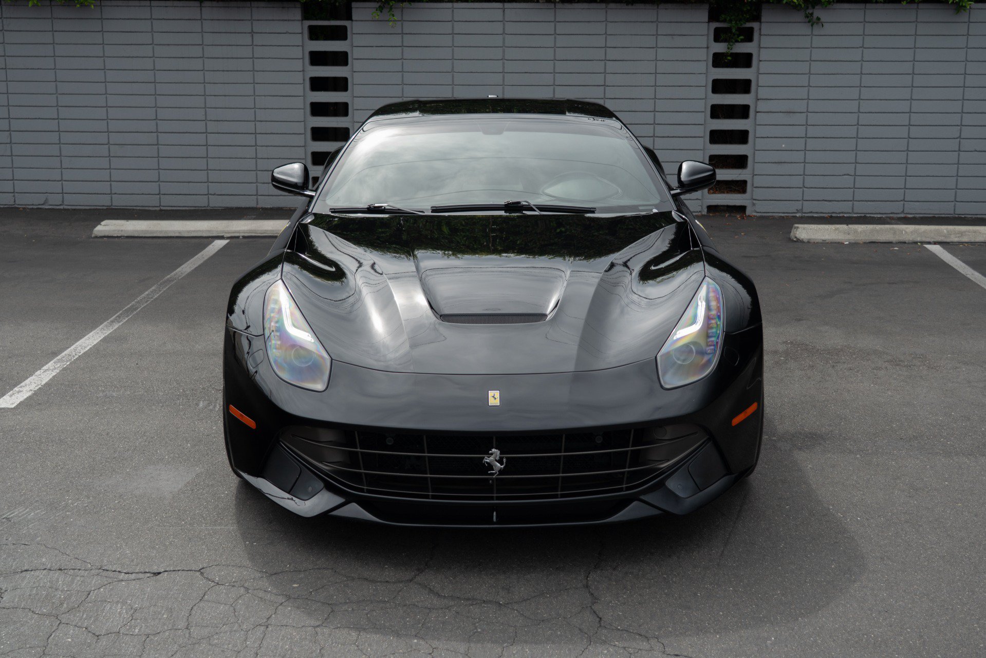Used 2014 Ferrari F12 Berlinetta RWD image 2