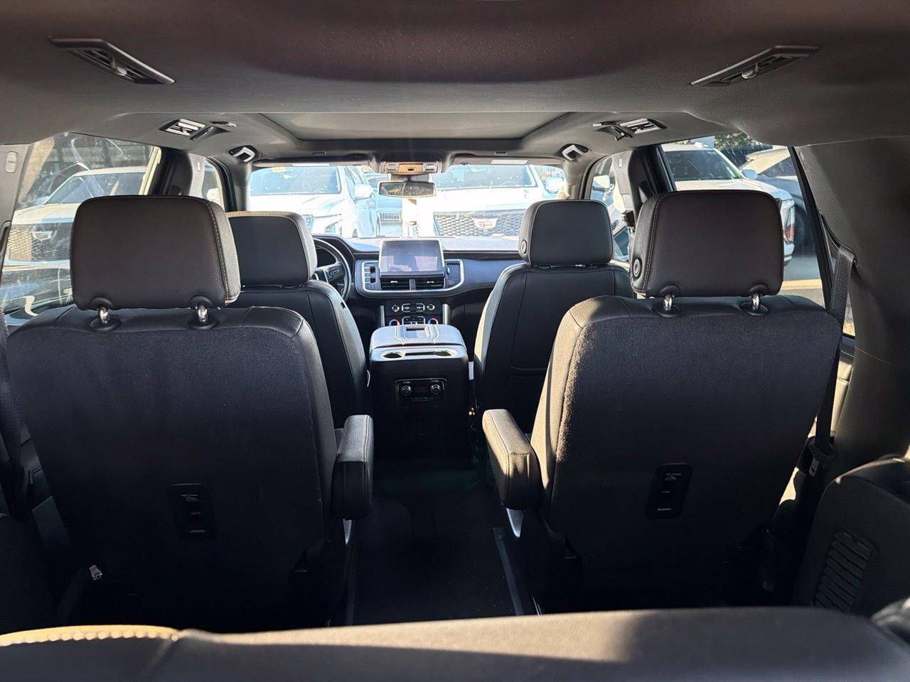 Used 2023 GMC Yukon XL SLT AWD/4WD image 14