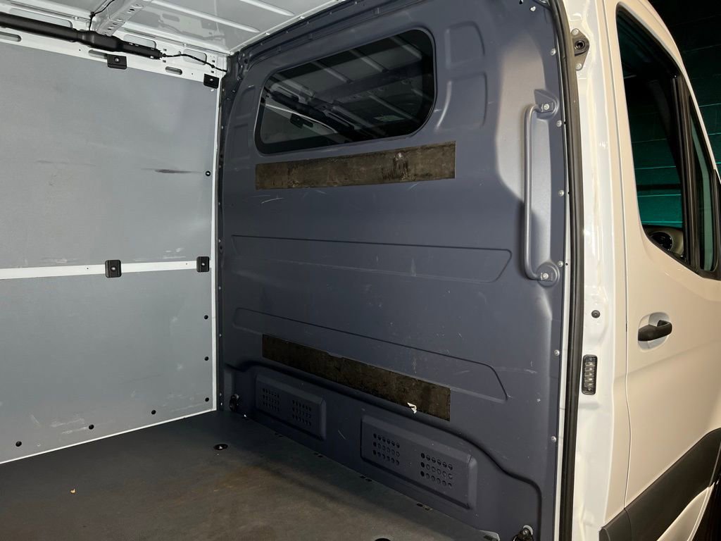 Used 2023 Mercedes-Benz Sprinter 1500 image 17